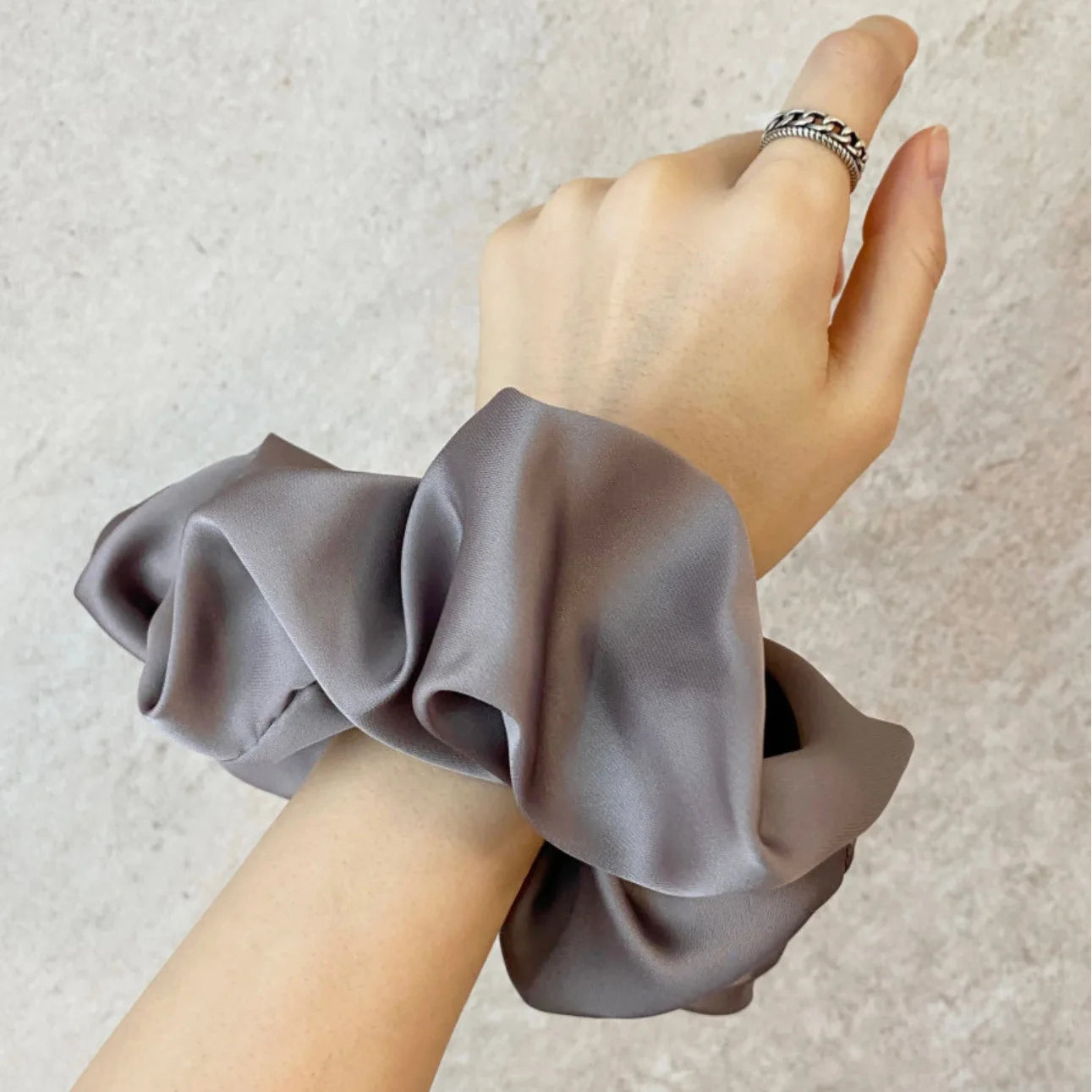 Oversized Silk Scrunchies – Luxurious Chiffon Elastic Hair Ties
