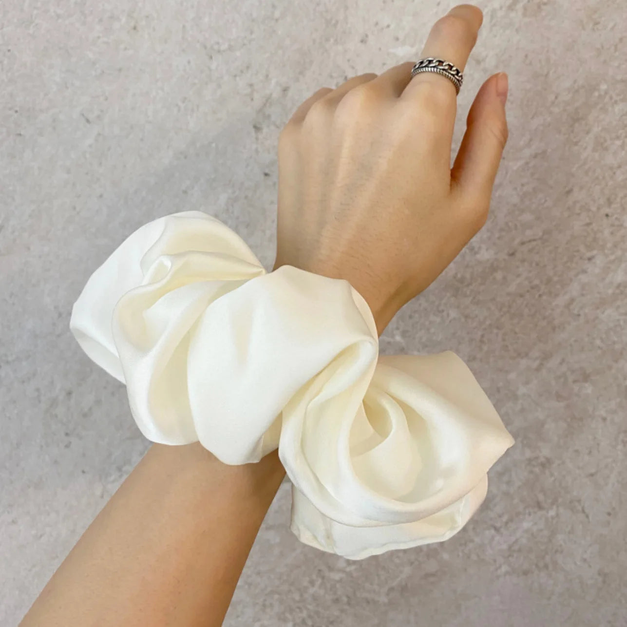 Oversized Silk Scrunchies – Luxurious Chiffon Elastic Hair Ties