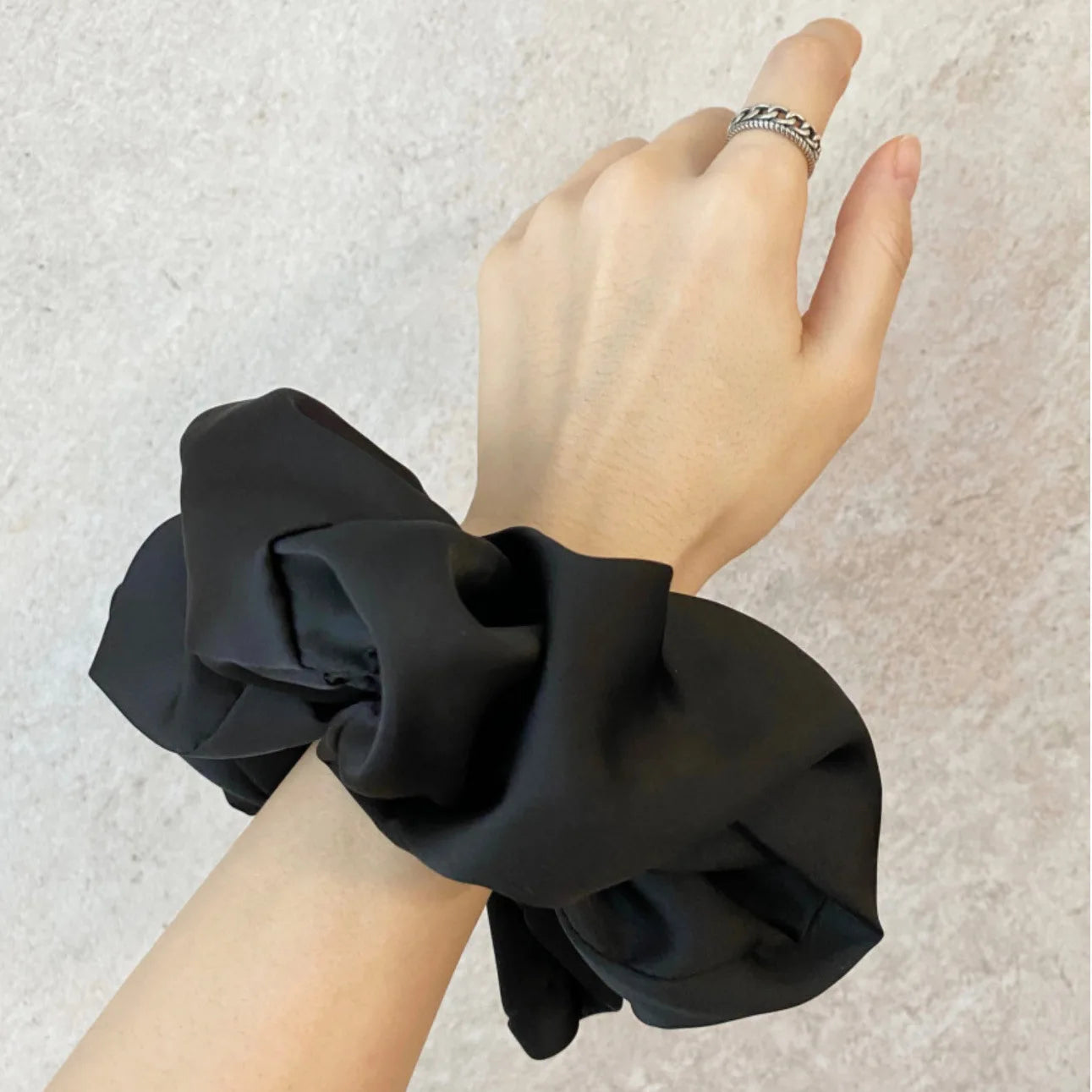 Oversized Silk Scrunchies – Luxurious Chiffon Elastic Hair Ties
